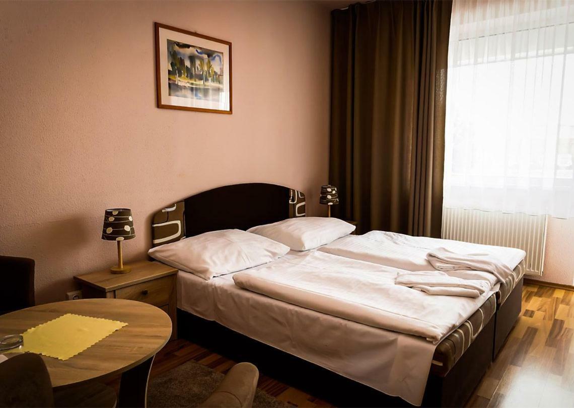Hotel Atrium Malacky Eksteriør bilde